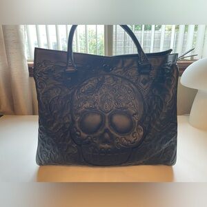 Loungefly black lattice skull tote